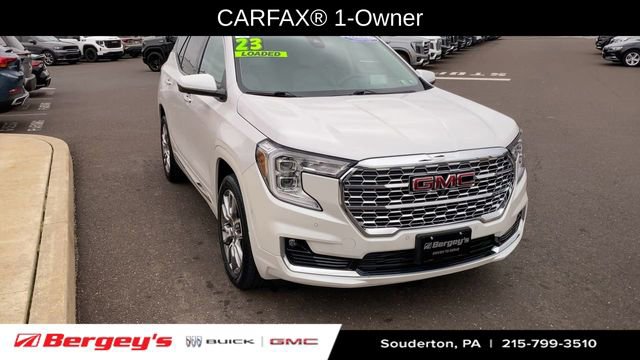 Used 2023 GMC Terrain Denali w/ Denali Premium Package AWD/4WD image 3