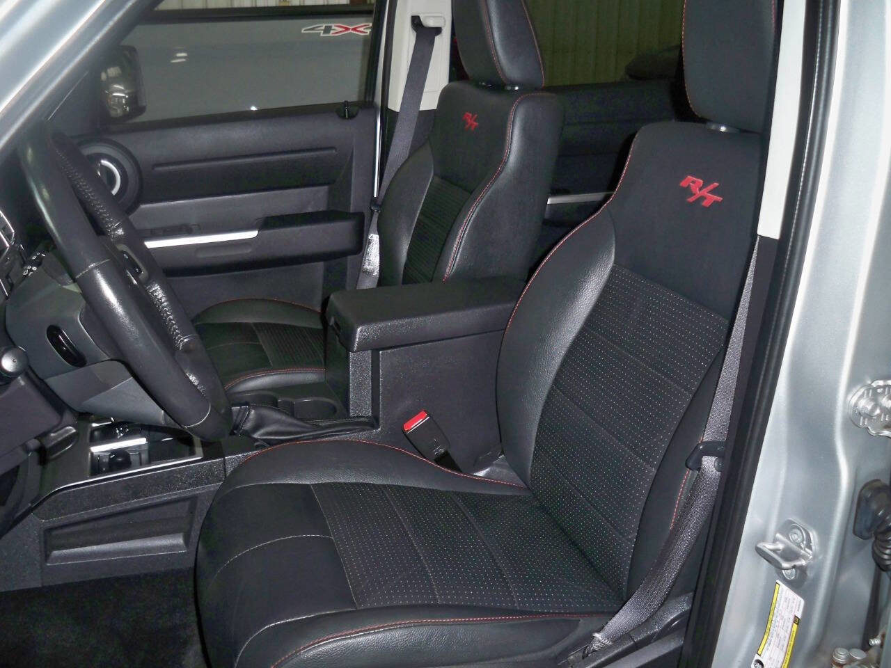 Used 2009 Dodge Nitro R/T image 8