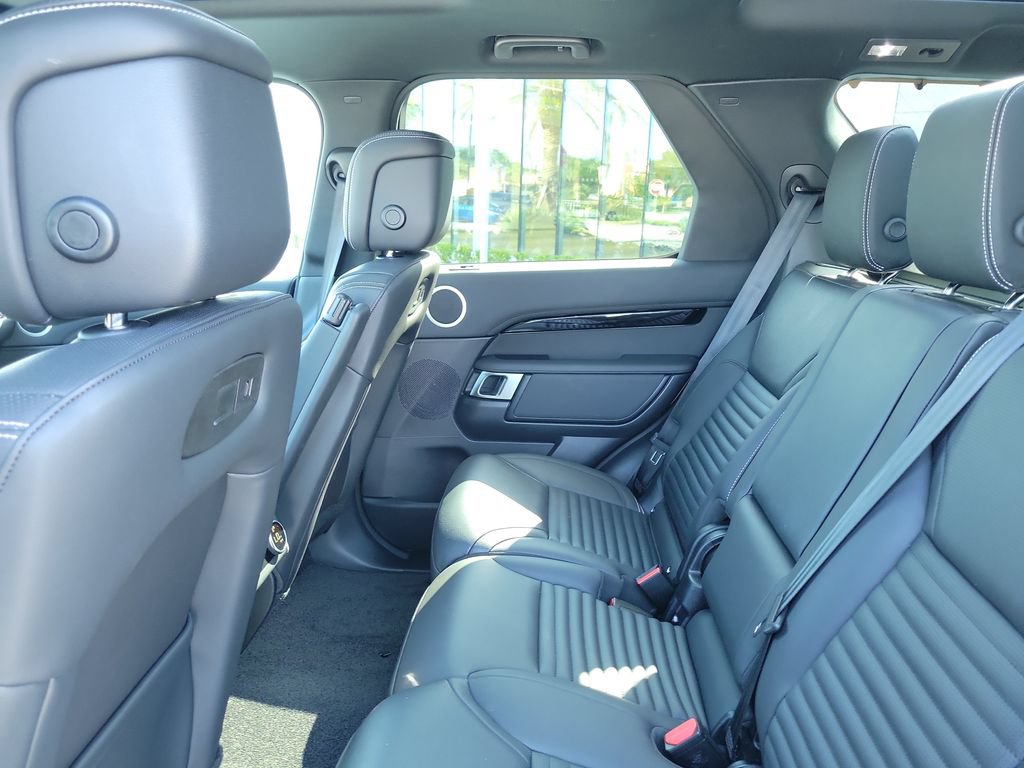 Certified 2025 Land Rover Discovery S AWD/4WD image 16