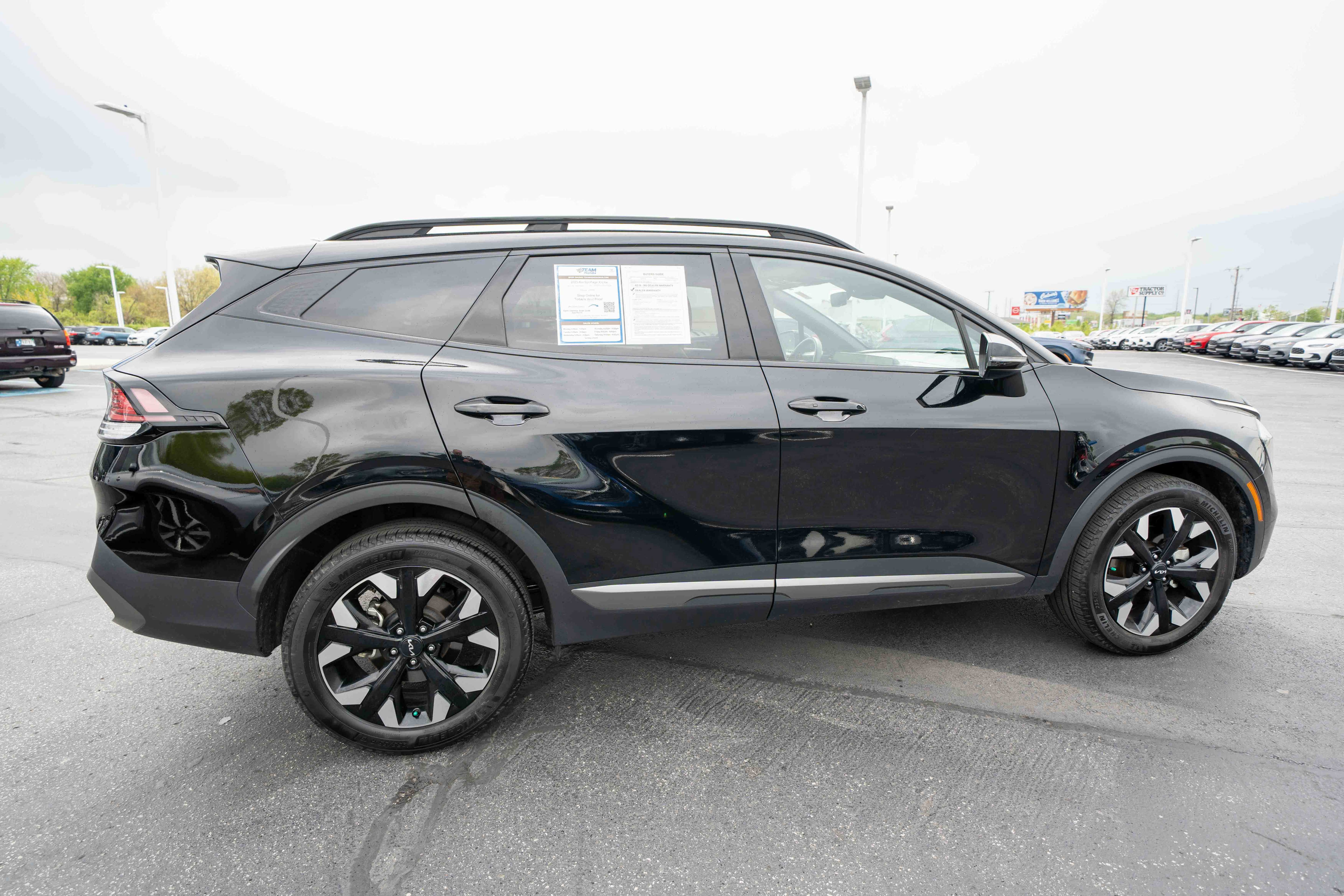 Used 2023 Kia Sportage X-Line w/ X-Line Premium Package AWD/4WD image 6