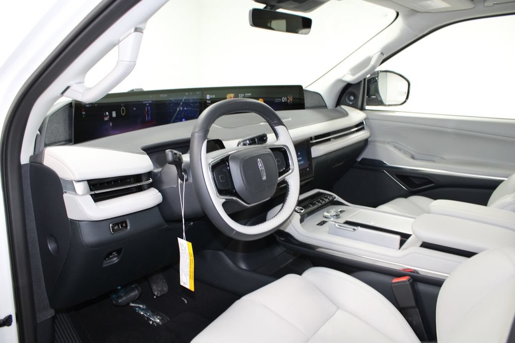 New 2026 Lincoln Navigator Reserve AWD/4WD image 26