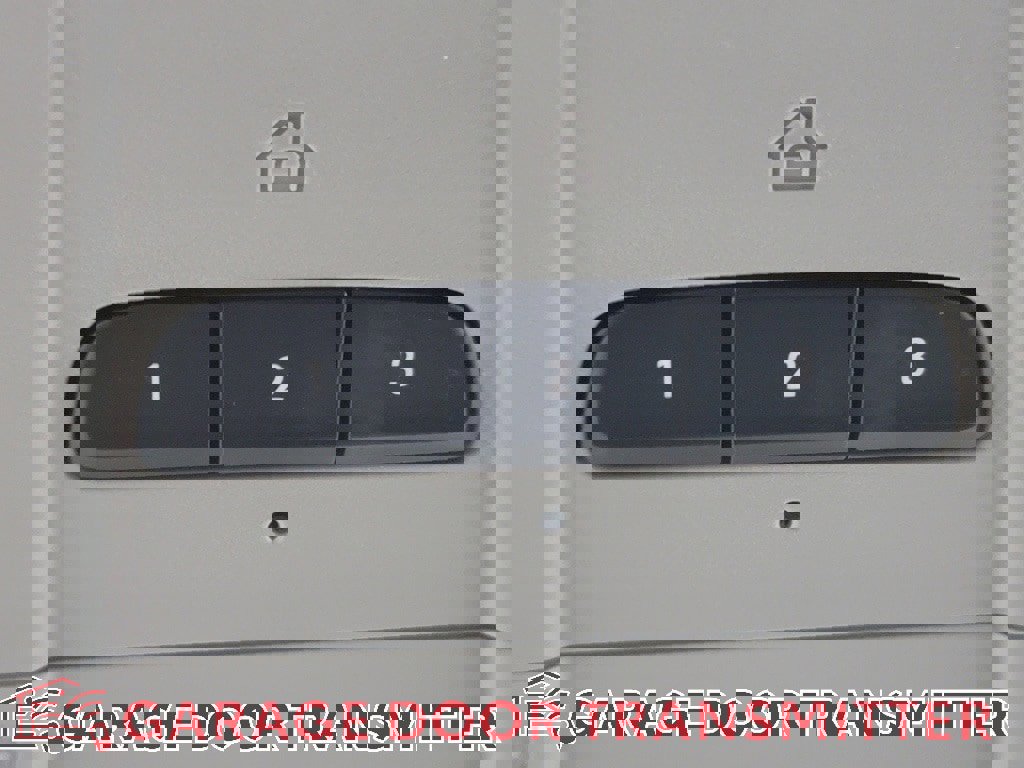 Used 2020 Chevrolet Equinox LT w/ Driver Convenience Package image 26