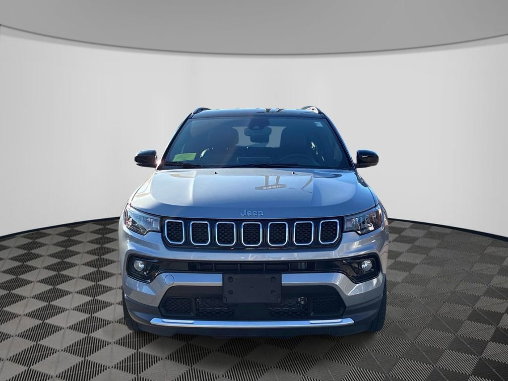 Used 2023 Jeep Compass Limited AWD/4WD image 2