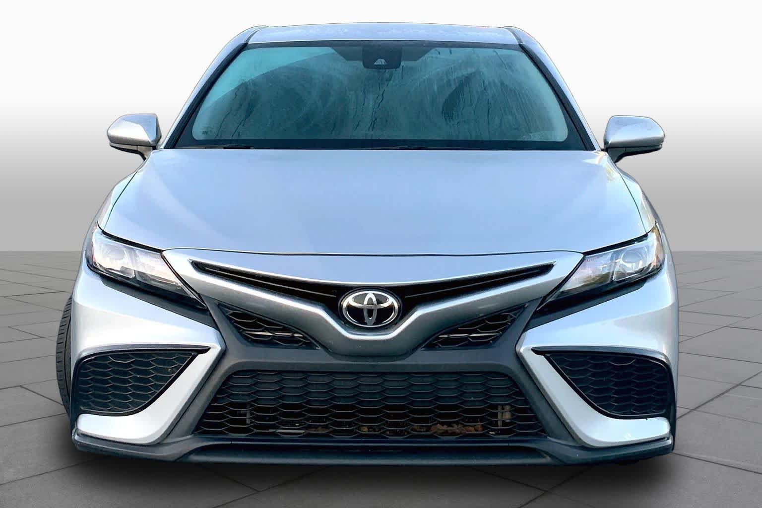 Used 2021 Toyota Camry SE FWD image 4