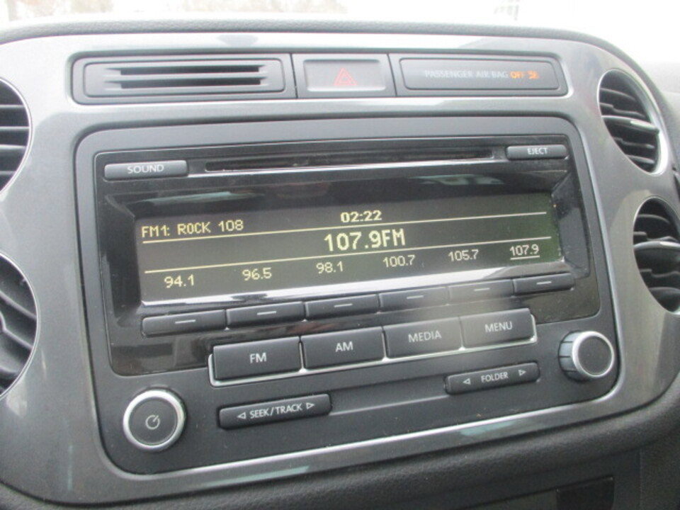 Used 2013 Volkswagen Tiguan S image 29