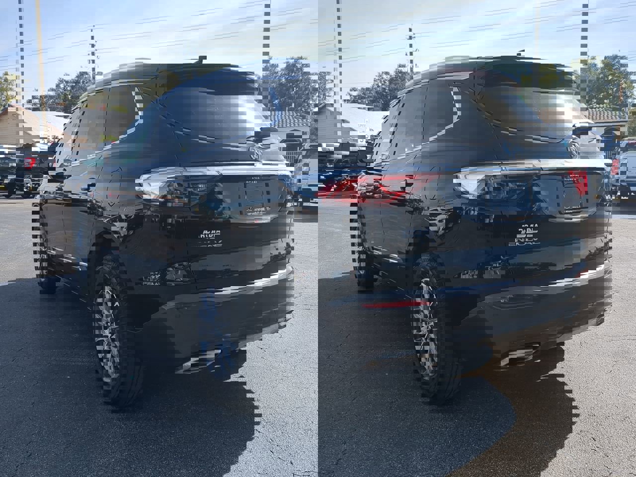 Used 2022 Buick Enclave Essence image 6