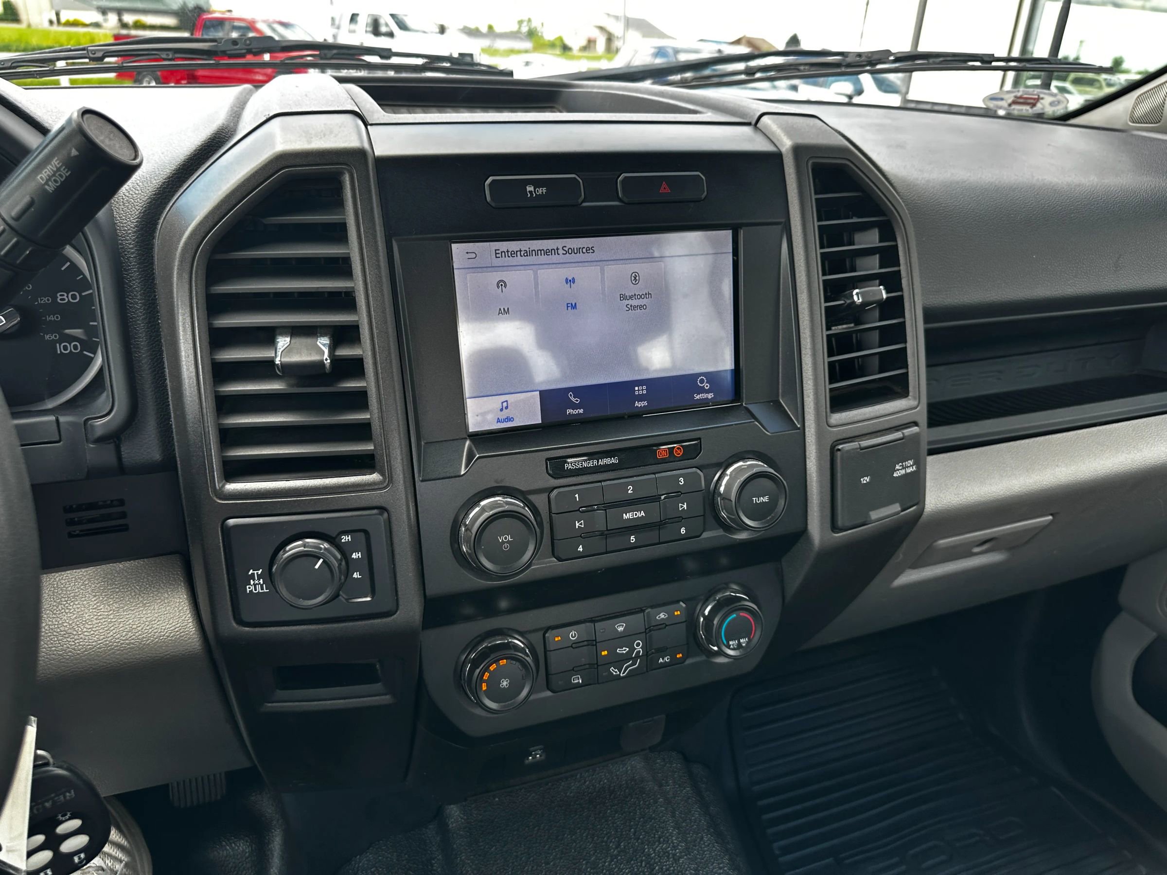 Used 2022 Ford F250 XL w/ Power Equipment Group image 23