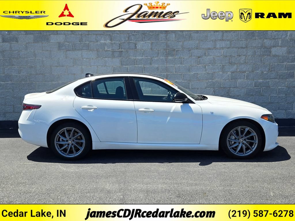Used 2024 Alfa Romeo Giulia Ti w/ Active Assist Plus Package AWD/4WD image 6