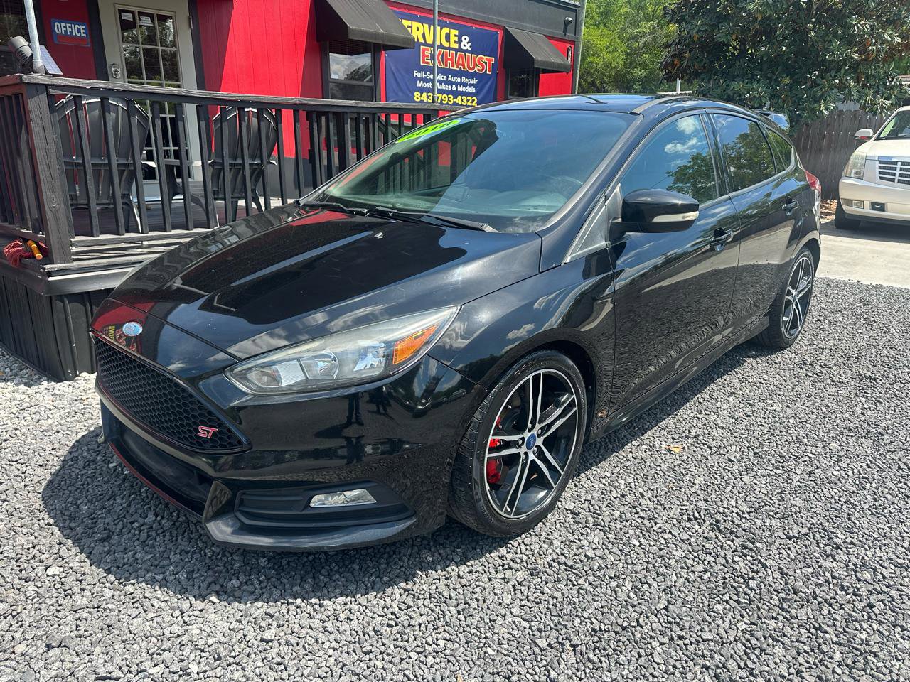 Used 2018 Ford Focus ST image 2
