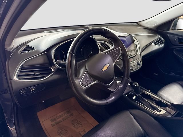 Used 2019 Chevrolet Malibu Premier w/ Sun and Wheel Package image 10