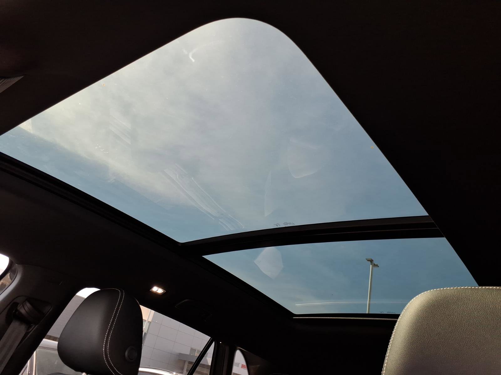 New 2026 Volkswagen Atlas Cross Sport SE image 9