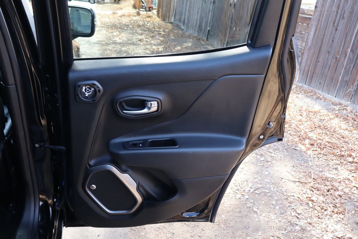 Used 2018 Jeep Renegade Limited w/ UConnect 8.4 Nav Group AWD/4WD image 25