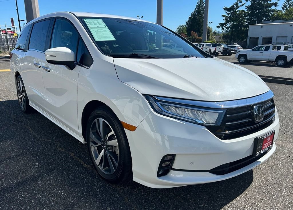 Used 2023 Honda Odyssey Touring image 3