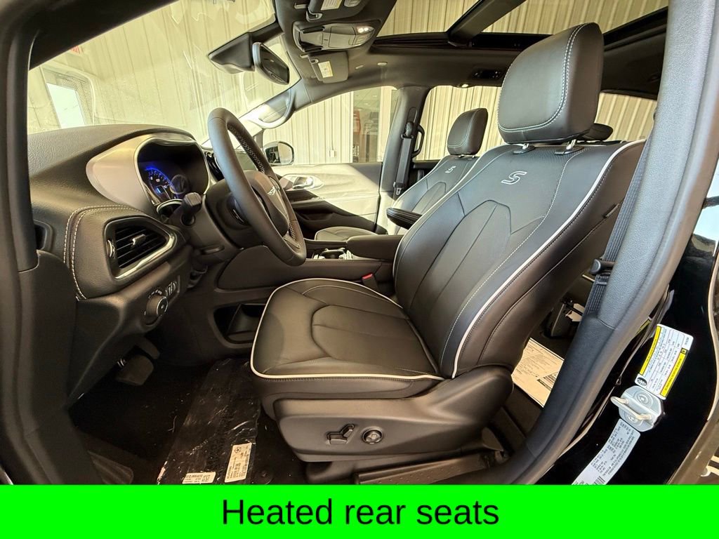 New 2026 Chrysler Pacifica Limited w/ S Appearance Package image 17
