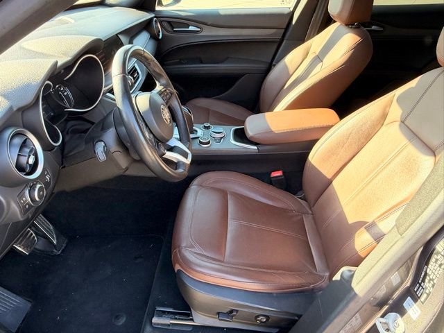 Used 2023 Alfa Romeo Stelvio Ti AWD/4WD image 18