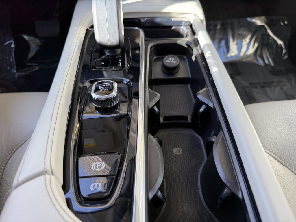 Used 2023 Volvo XC90 B6 Plus w/ Protection Package Premier image 26