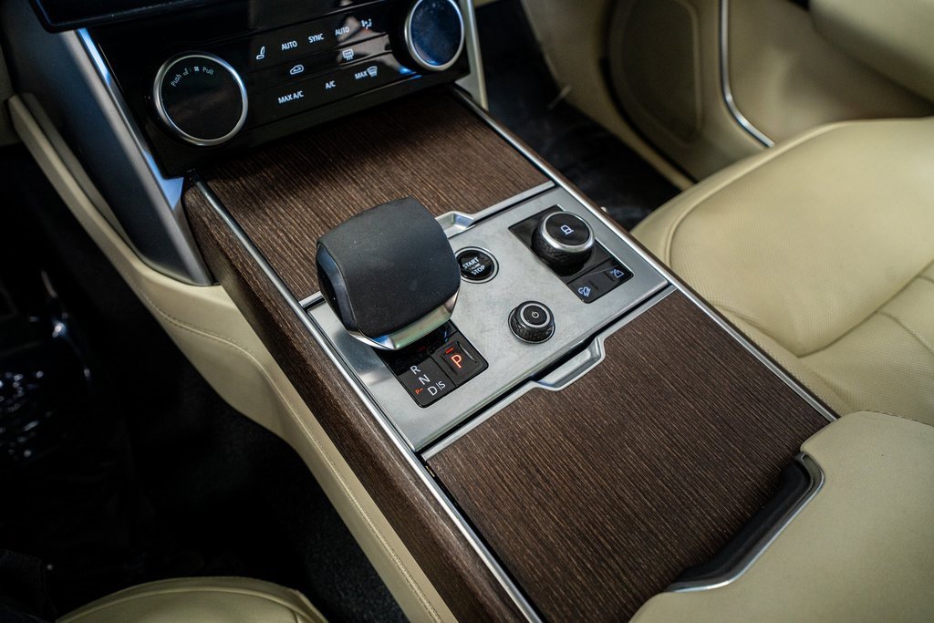 Used 2023 Land Rover Range Rover Long Wheelbase SE image 47