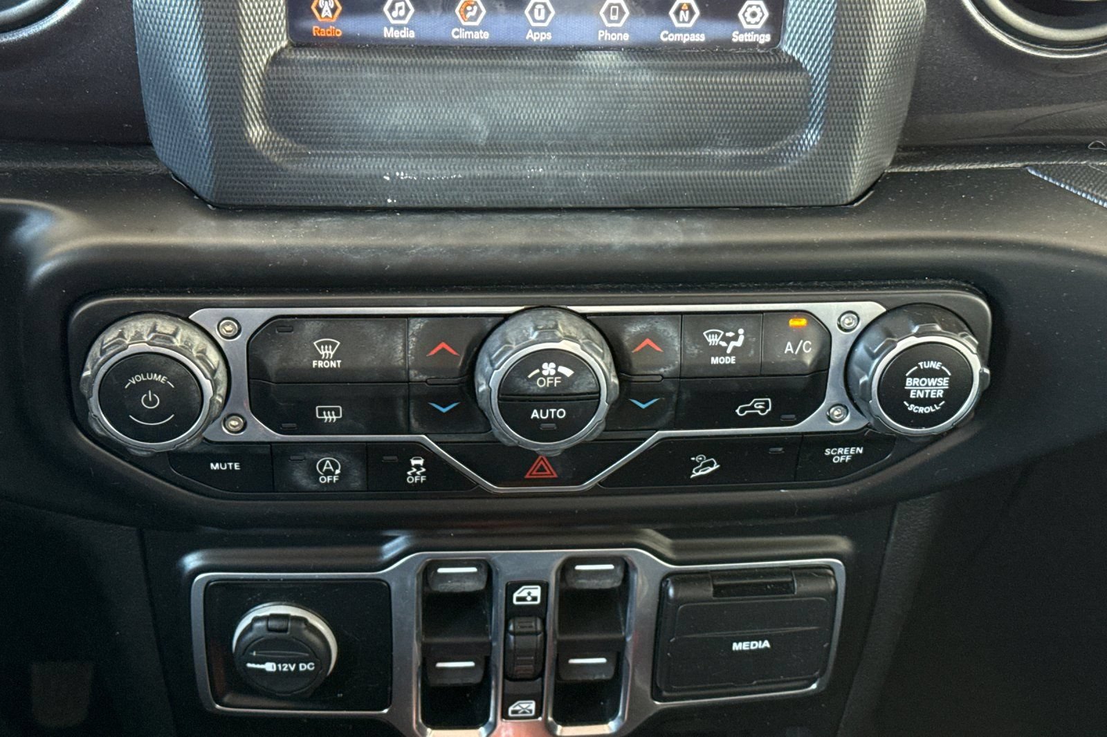 Used 2020 Jeep Wrangler Unlimited Sport AWD/4WD image 31
