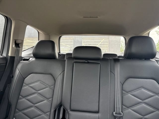 Used 2025 Volkswagen Atlas SE FWD image 37