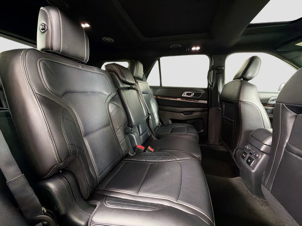 Used 2018 Ford Explorer Platinum AWD/4WD image 29