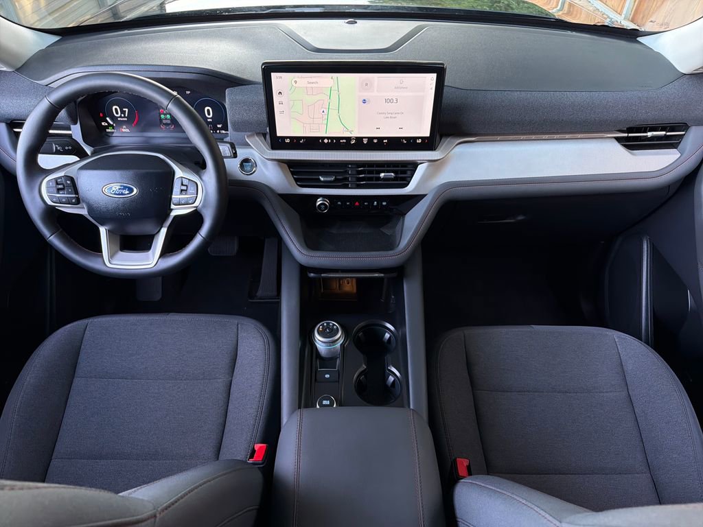 Used 2025 Ford Explorer Active image 26