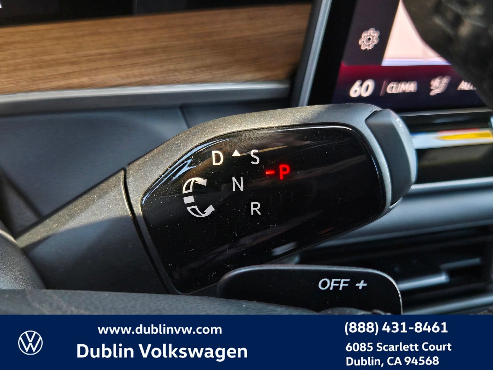 New 2026 Volkswagen Tiguan SEL R-Line AWD/4WD image 18