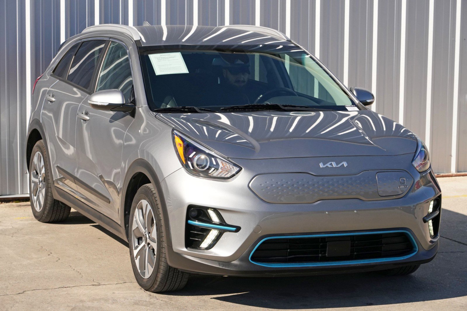 Used 2022 Kia Niro EX w/ Cold Weather Package FWD image 51