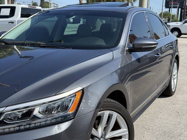 Used 2017 Volkswagen Passat 1.8T SEL Premium FWD image 5