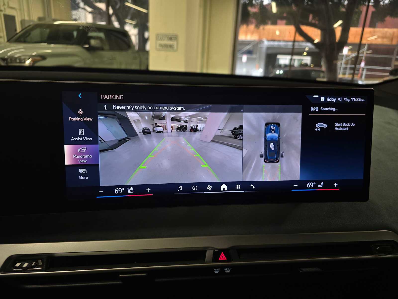 Used 2025 BMW iX xDrive50 w/ Premium Package image 32