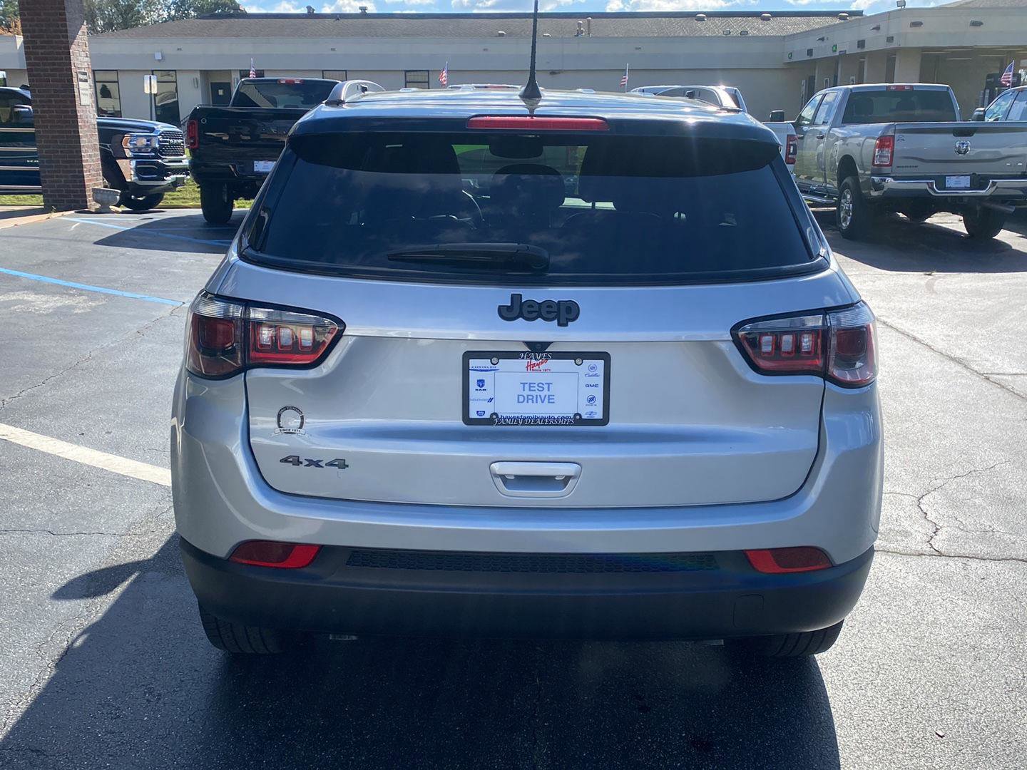 Used 2024 Jeep Compass Latitude w/ Altitude Special Edition image 6