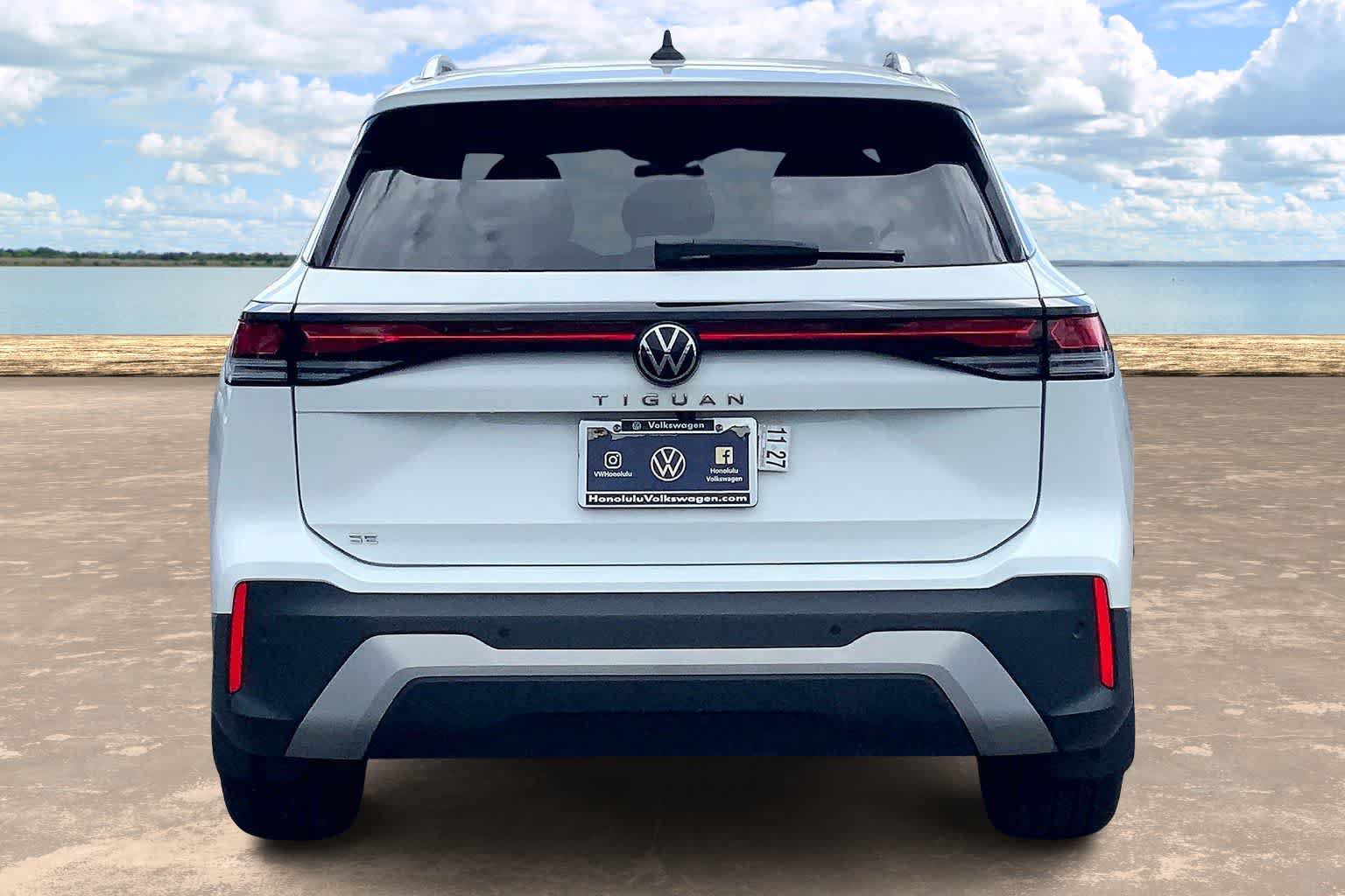 Certified 2026 Volkswagen Tiguan SE FWD image 5