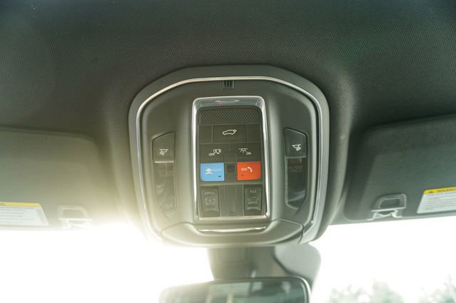 Used 2023 Jeep Grand Cherokee Altitude image 28