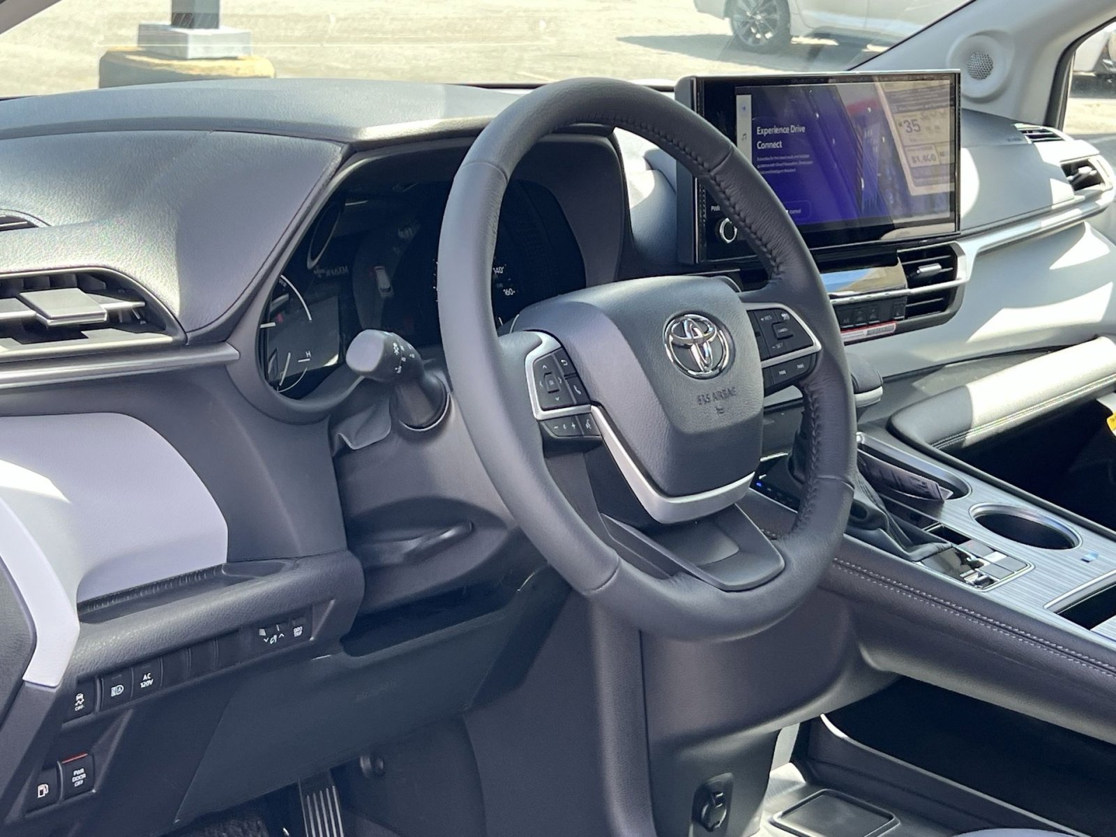 New 2026 Toyota Sienna XLE image 11