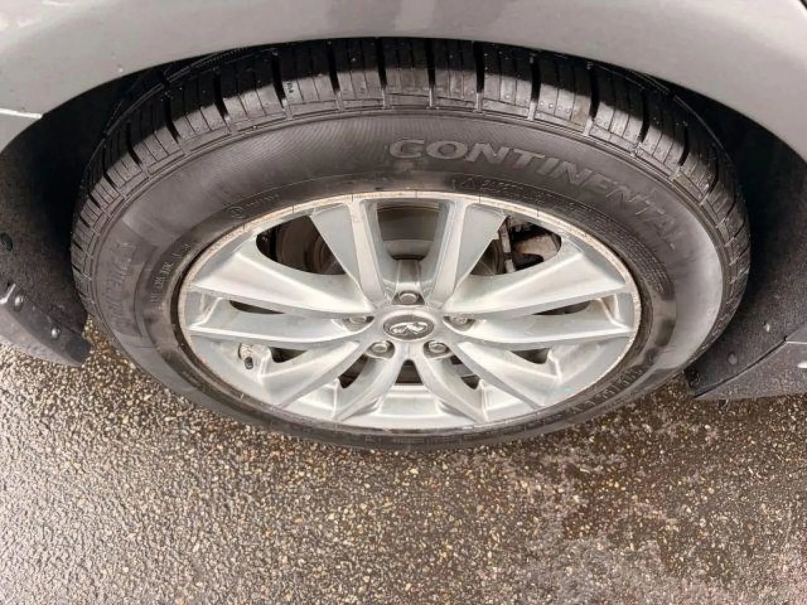 Used 2015 INFINITI Q50 Premium w/ Navigation Package image 41