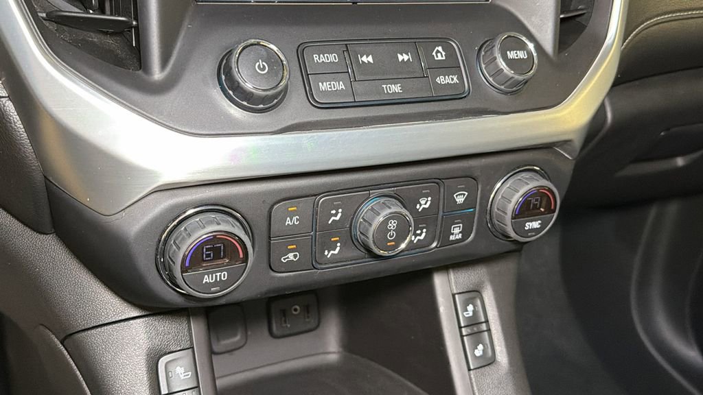 Used 2018 GMC Acadia SLT w/ LPO, Floor Liner Package image 25