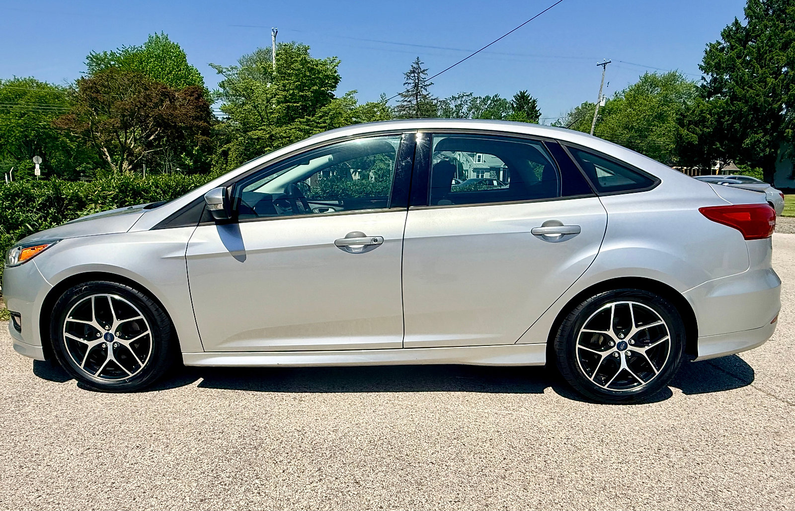 Used 2015 Ford Focus SE w/ SE Sport Package FWD image 7