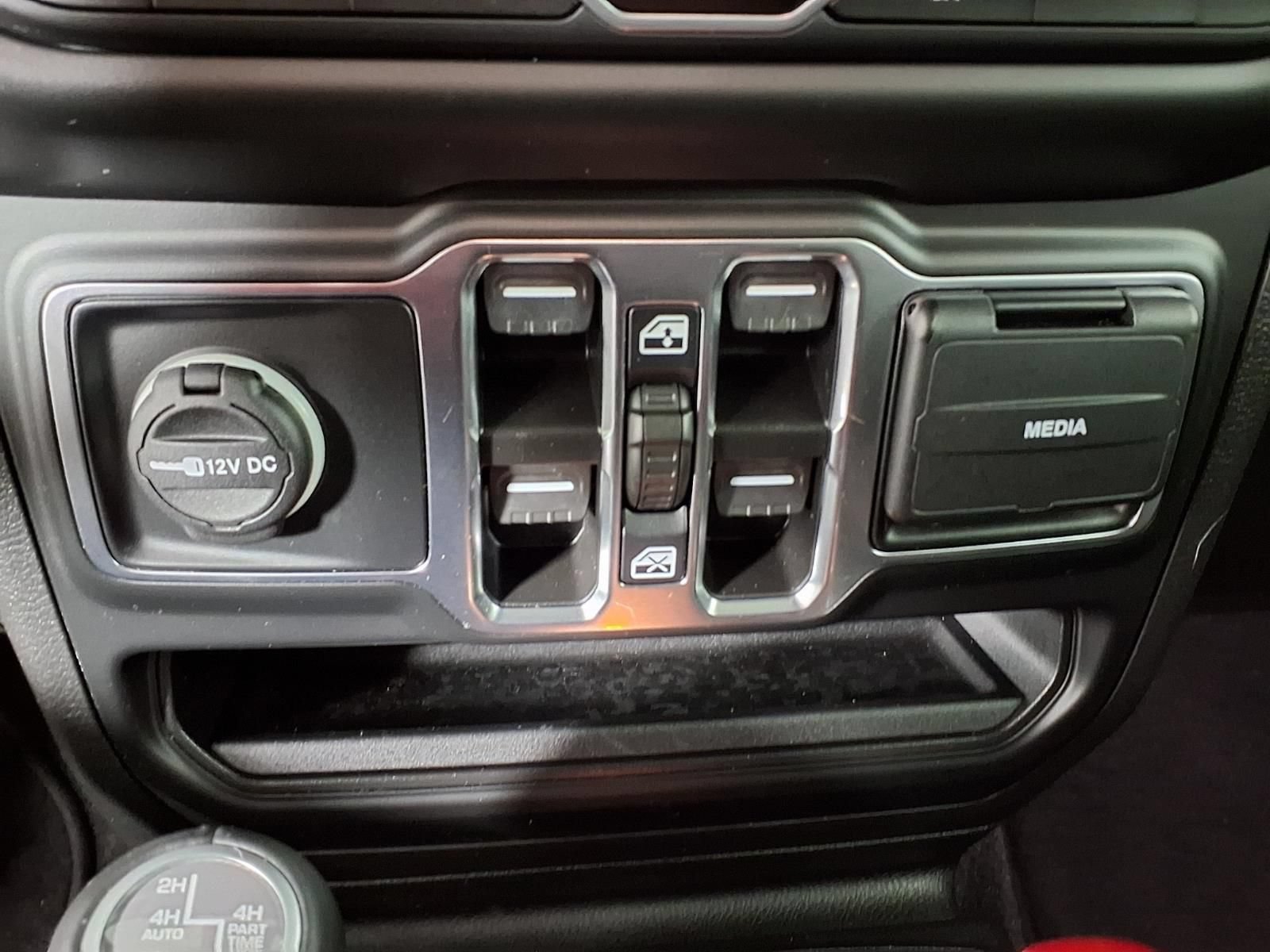 Used 2022 Jeep Gladiator Overland AWD/4WD image 24