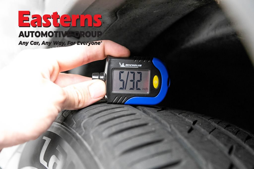 Used 2021 Jeep Cherokee Limited w/ Mopar Interior Package AWD/4WD image 30