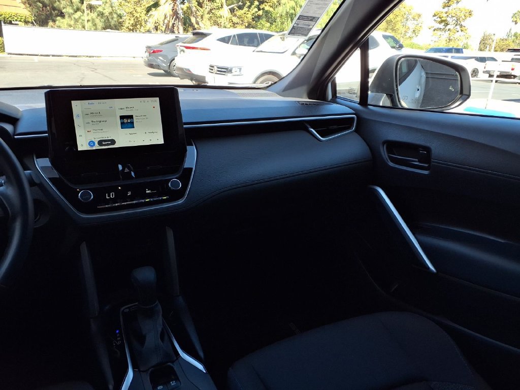 Certified 2024 Toyota Corolla Cross AWD Hybrid w/ Moonroof Package image 32
