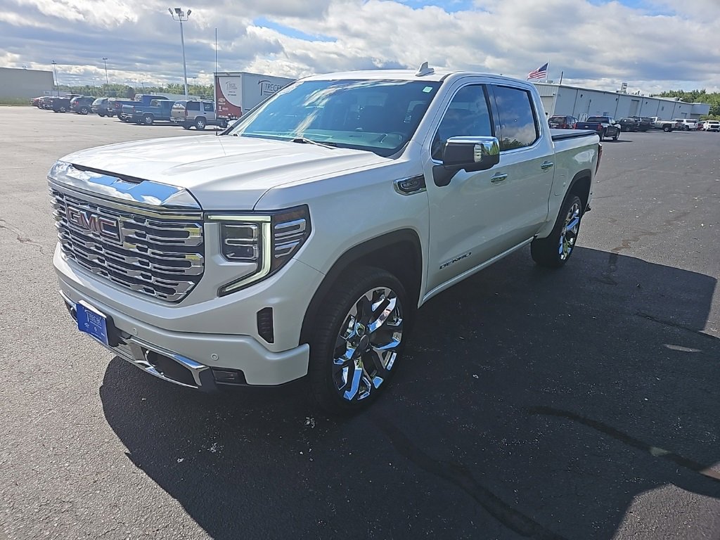 Used 2025 GMC Sierra 1500 Denali image 3