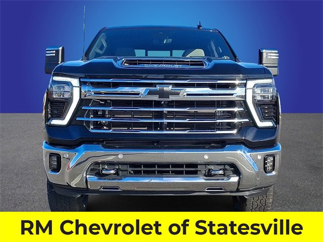 Used 2024 Chevrolet Silverado 2500 LTZ w/ LTZ Plus Package image 2