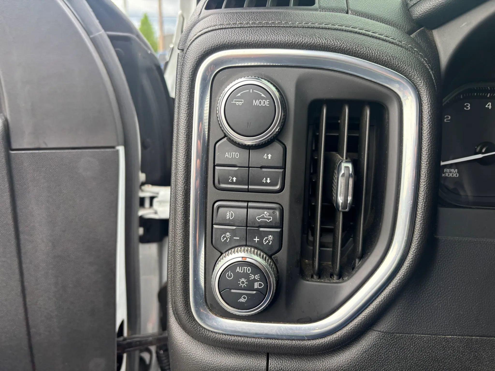 Used 2021 GMC Sierra 2500 SLT w/ SLT Preferred Package AWD/4WD image 20
