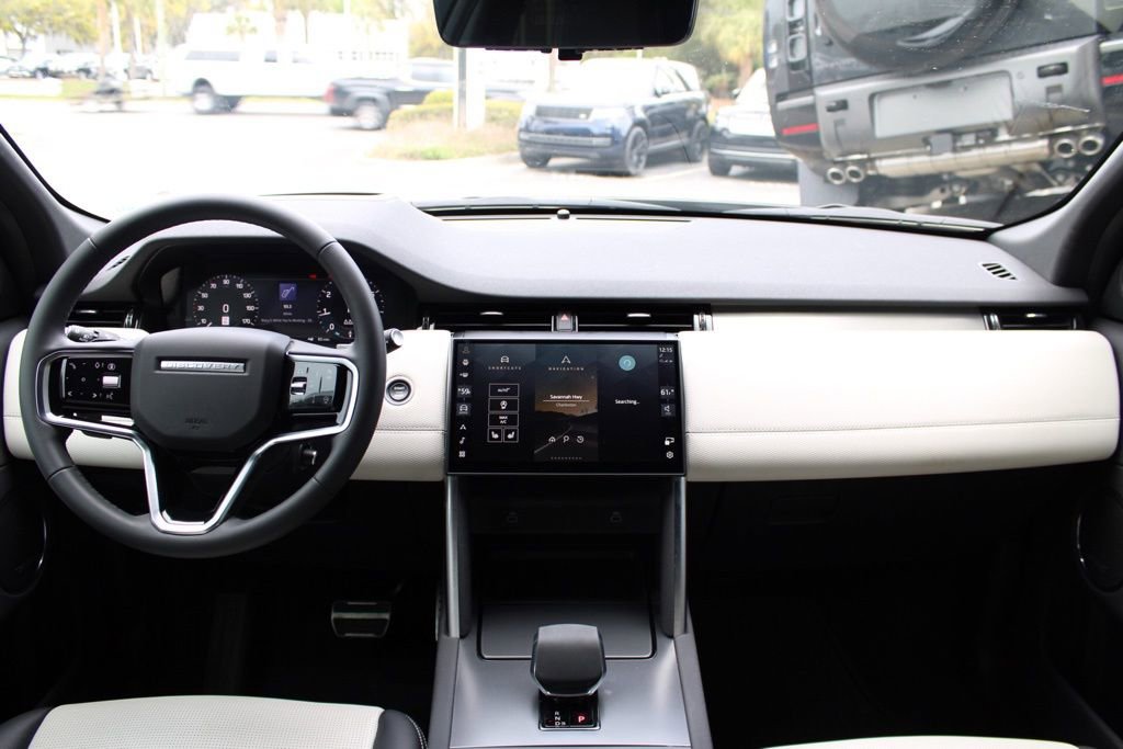 Certified 2024 Land Rover Discovery Sport Dynamic SE image 15
