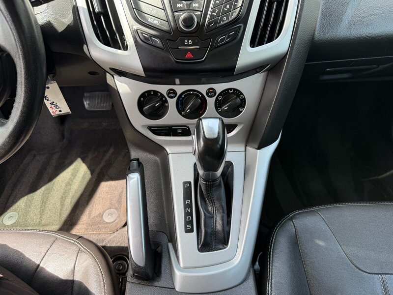 Used 2013 Ford Focus SE FWD image 20