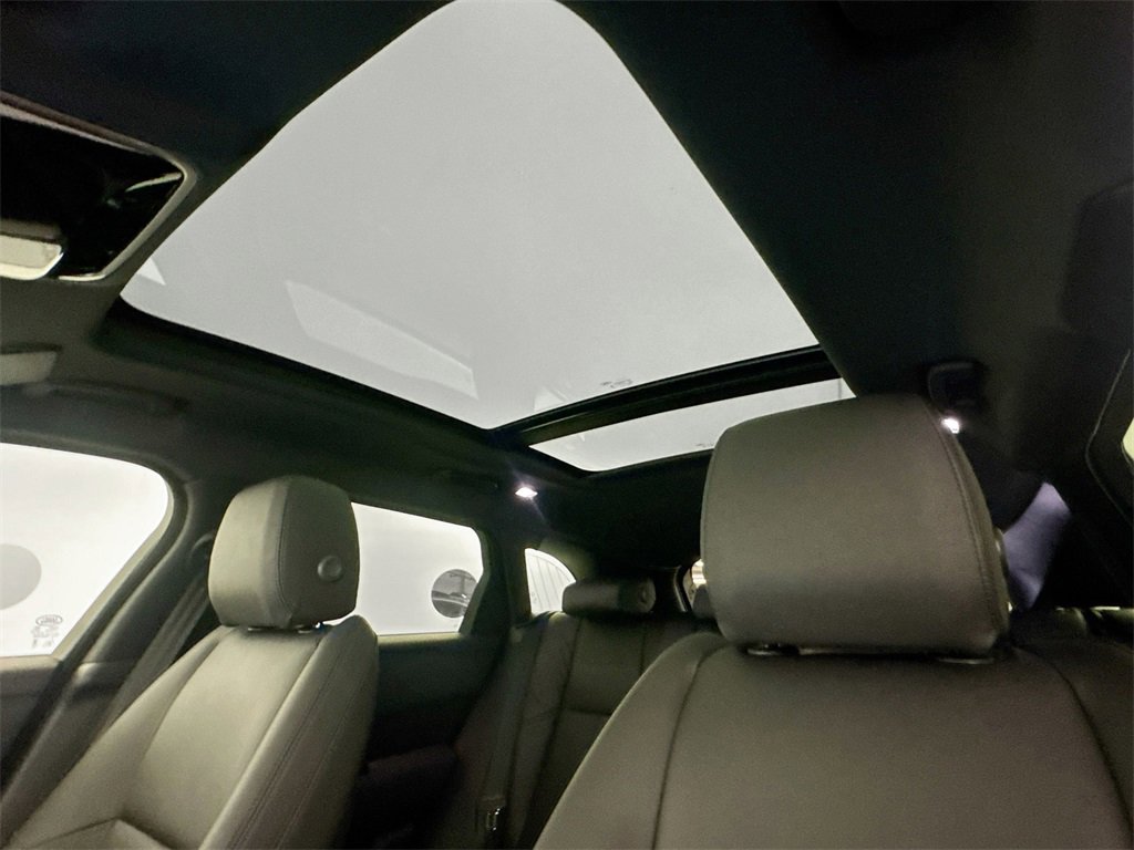 New 2026 Land Rover Range Rover Velar Dynamic SE image 21