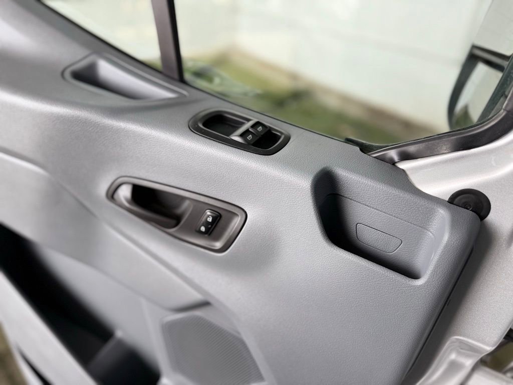 Used 2015 Ford Transit 150 XLT image 33