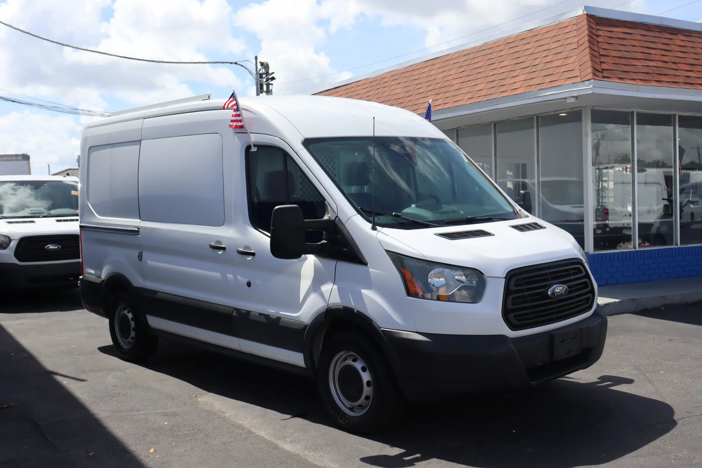 Used 2017 Ford Transit 150 130 Medium Roof image 2