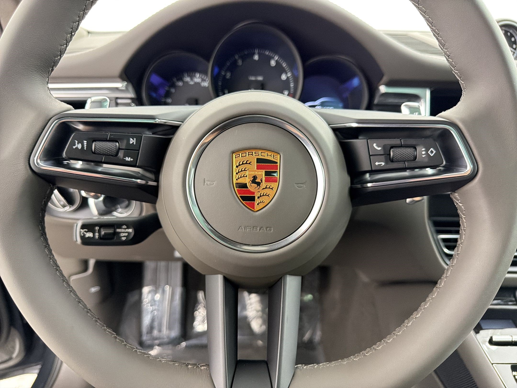New 2026 Porsche Macan AWD/4WD image 17