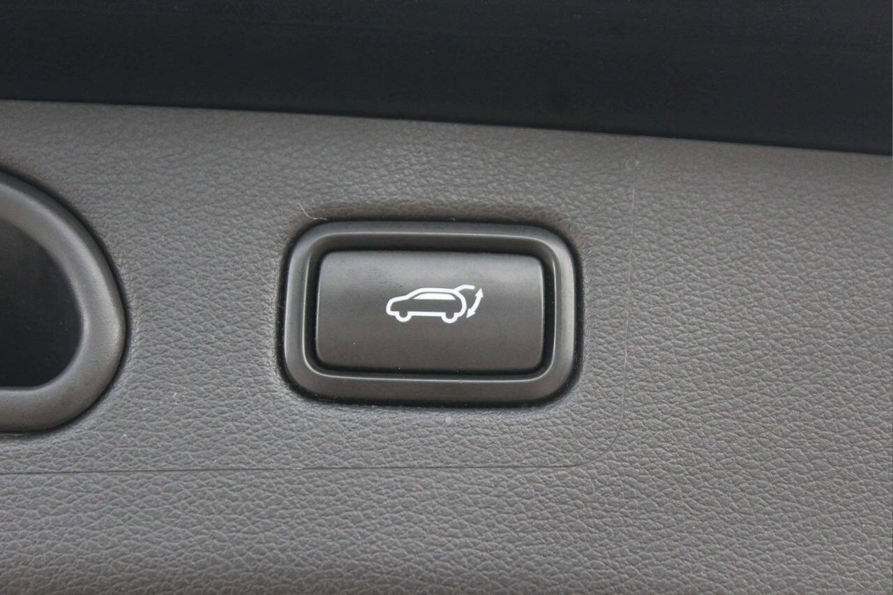 Used 2019 Hyundai Tucson Limited w/ Cargo Package AWD/4WD image 17