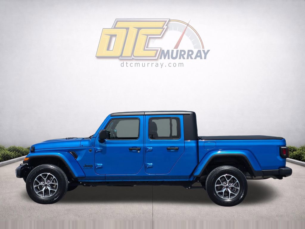Used 2024 Jeep Gladiator Sport AWD/4WD image 7